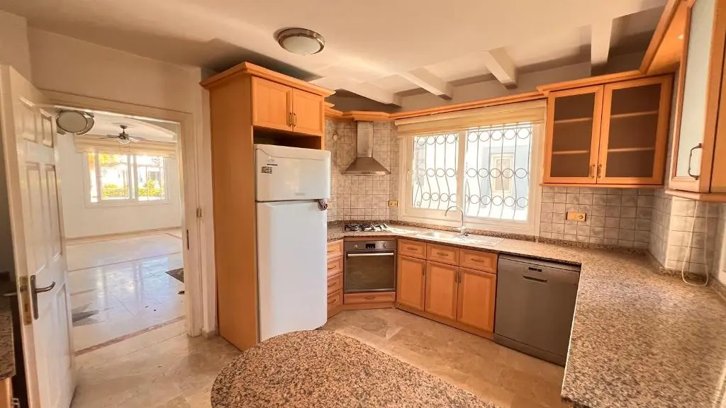 Fitted kitchen